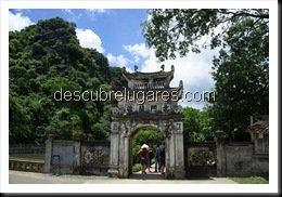 Tam Coc-Vietnam-07