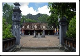 Tam Coc-Vietnam-11