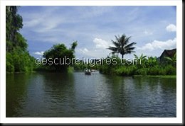 Tam Coc-Vietnam-39