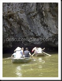 Tam Coc-Vietnam-46